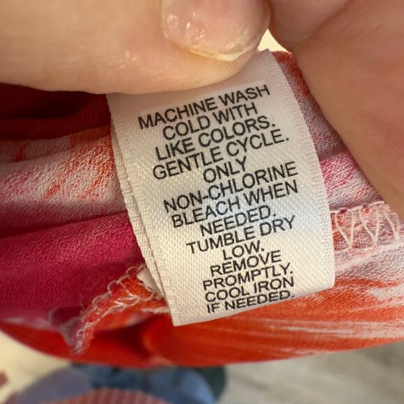 Cato Women's Size L Red and Pink Tie Dye Striped High Low Blouse #3456 - Picture 8 of 8